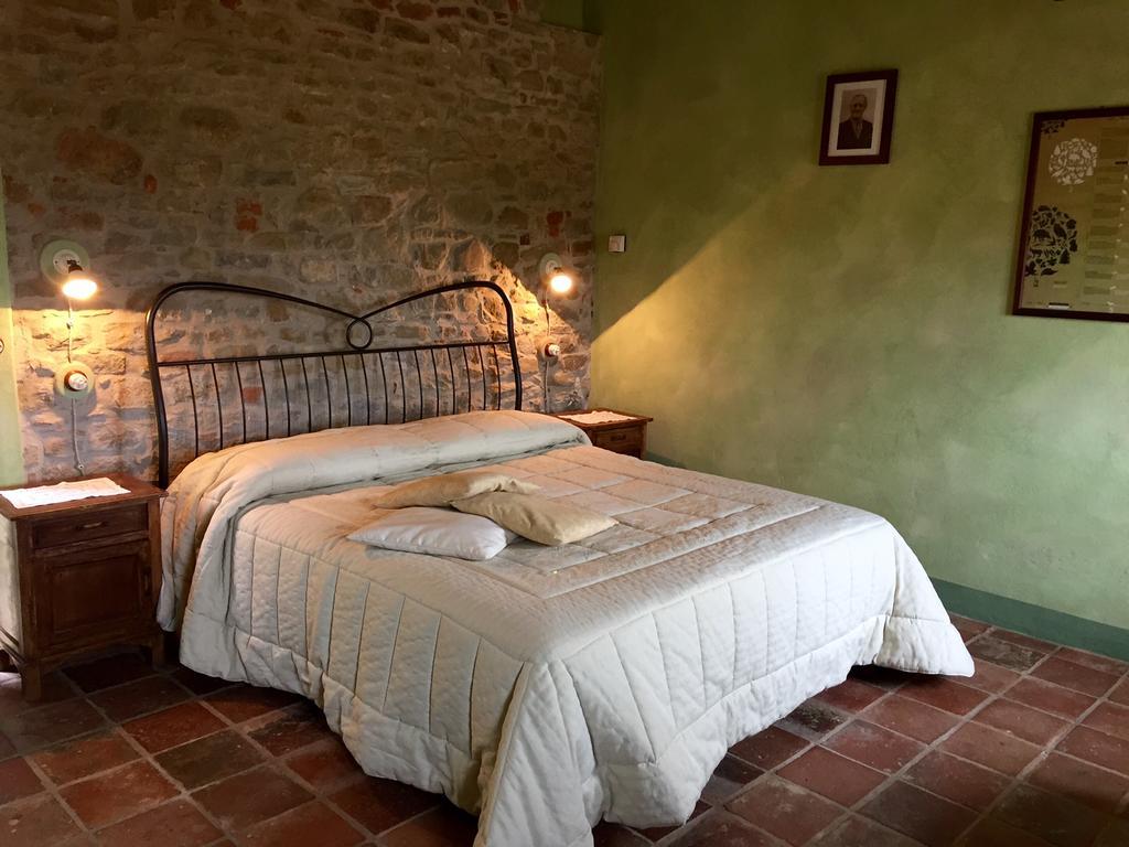Dimora Storico Romantica Il Sole E La Luna Cerretto Langhe Zimmer foto