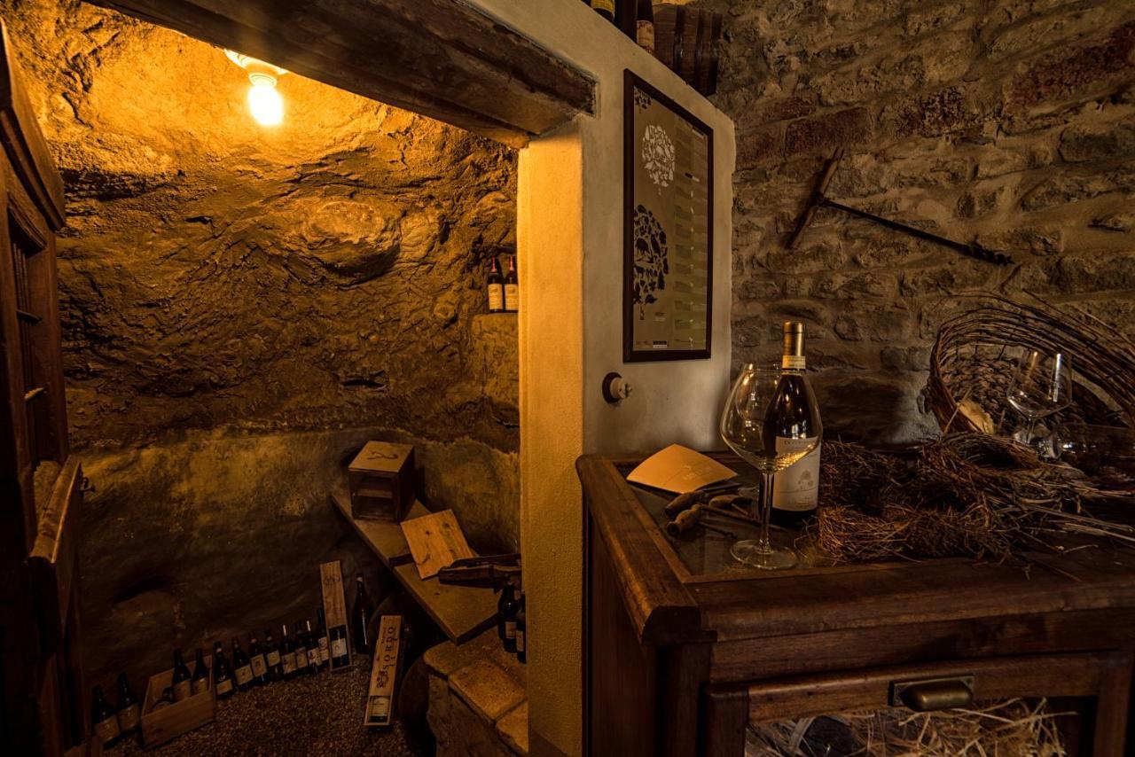 Dimora Storico Romantica Il Sole E La Luna Cerretto Langhe Exterior foto